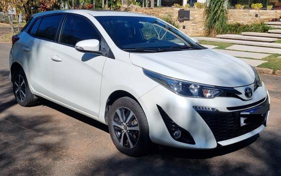 TOYOTA YARIS 1.5 16V FLEX XLS CONNECT MULTIDRIVE TOYOTA YARIS 1.5 16V FLEX XLS CONNECT MULTIDRIVE